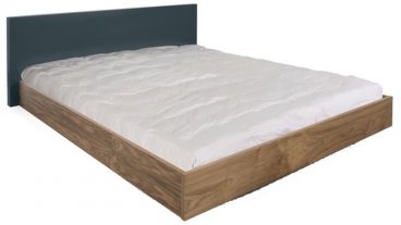 designová postel z masivu